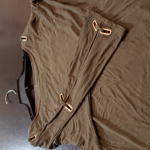 Army green tunic top with gold buckle detail - Picture 3 of 3